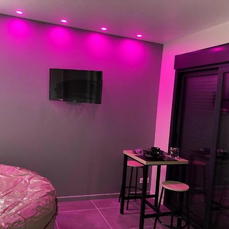 Saint-Germain-lès-Corbeil Spa Le Love מראה חיצוני תמונה