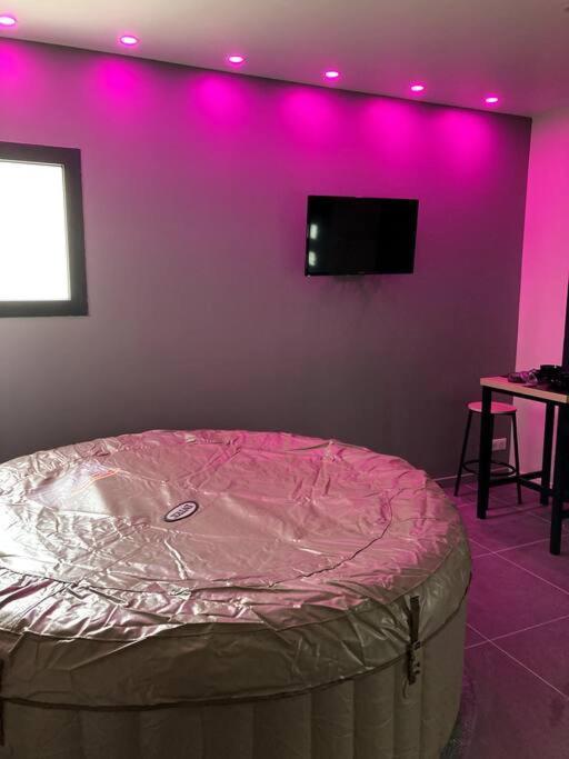 Saint-Germain-lès-Corbeil Spa Le Love מראה חיצוני תמונה