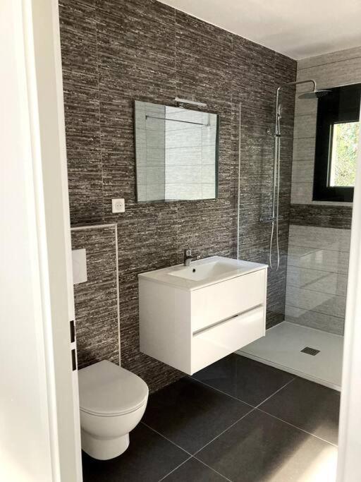 Saint-Germain-lès-Corbeil Spa Le Love מראה חיצוני תמונה